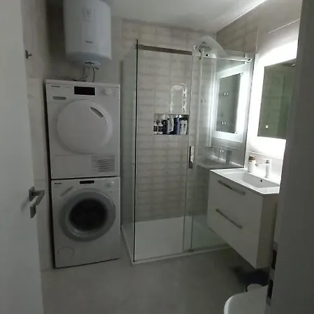 Vista Apartment-split Airport Apartment