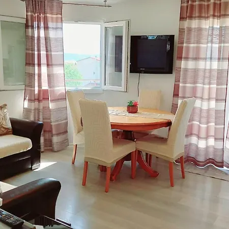 Vista Apartment-split Airport Apartment