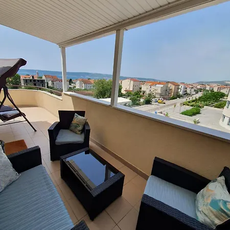 Vista Apartment-split Airport *