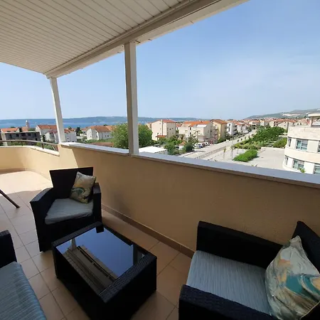 Vista Apartment-split Airport *