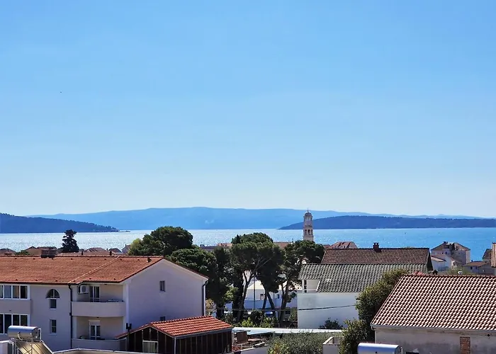 Vista Apartment-split Airport *