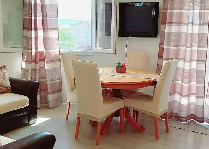 Vista Apartment-split Airport Apartment