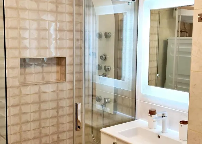 Vista Apartment-split Airport Apartment *