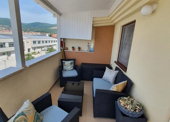 Vista Apartment-split Airport Apartment *
